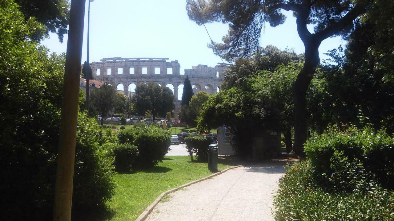 Colosseum Apartment Pula Exteriér fotografie